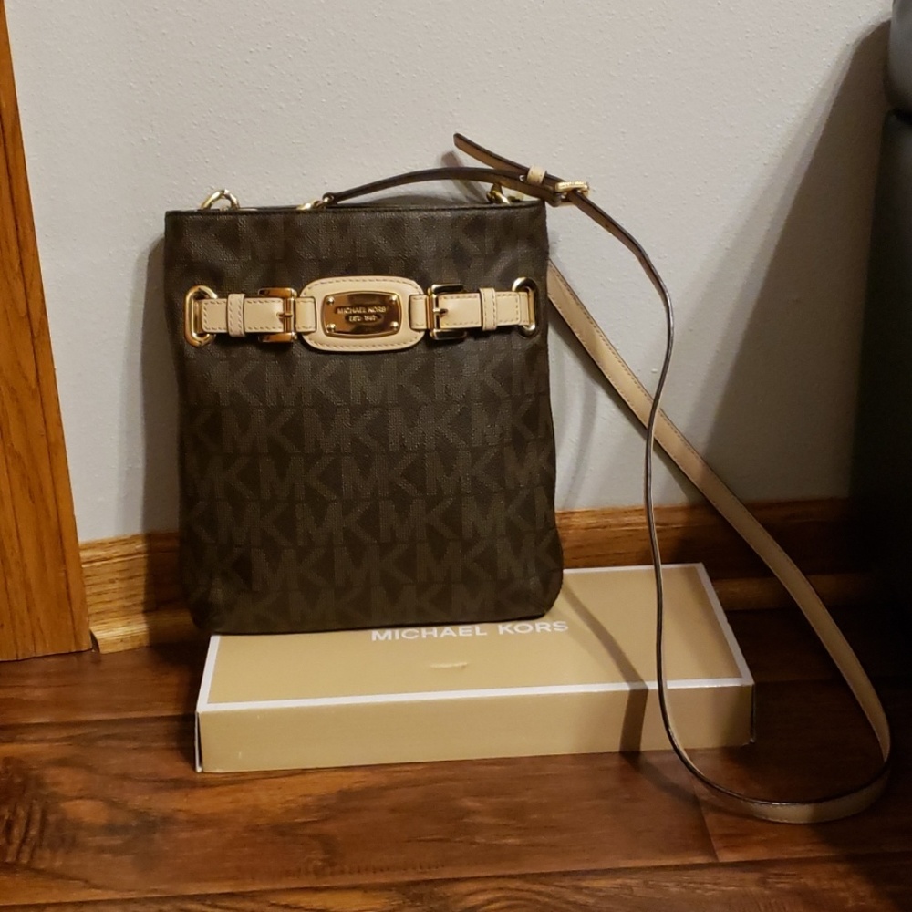 Authentic Michael Kors crossbody